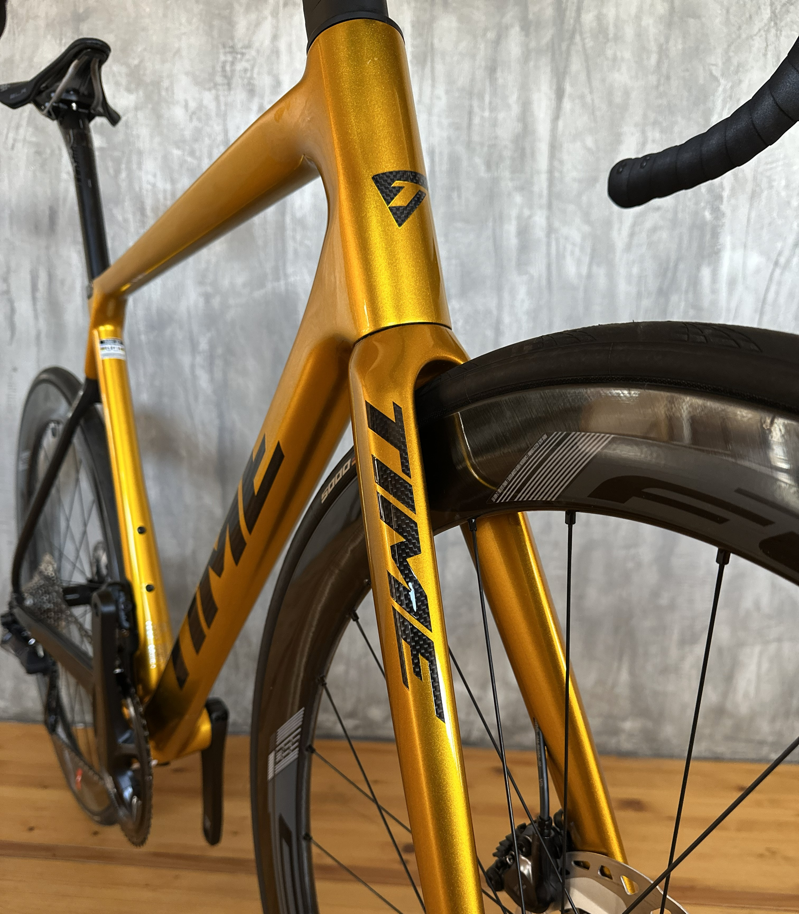 Time Alpe d´Huez Road brilliant gold