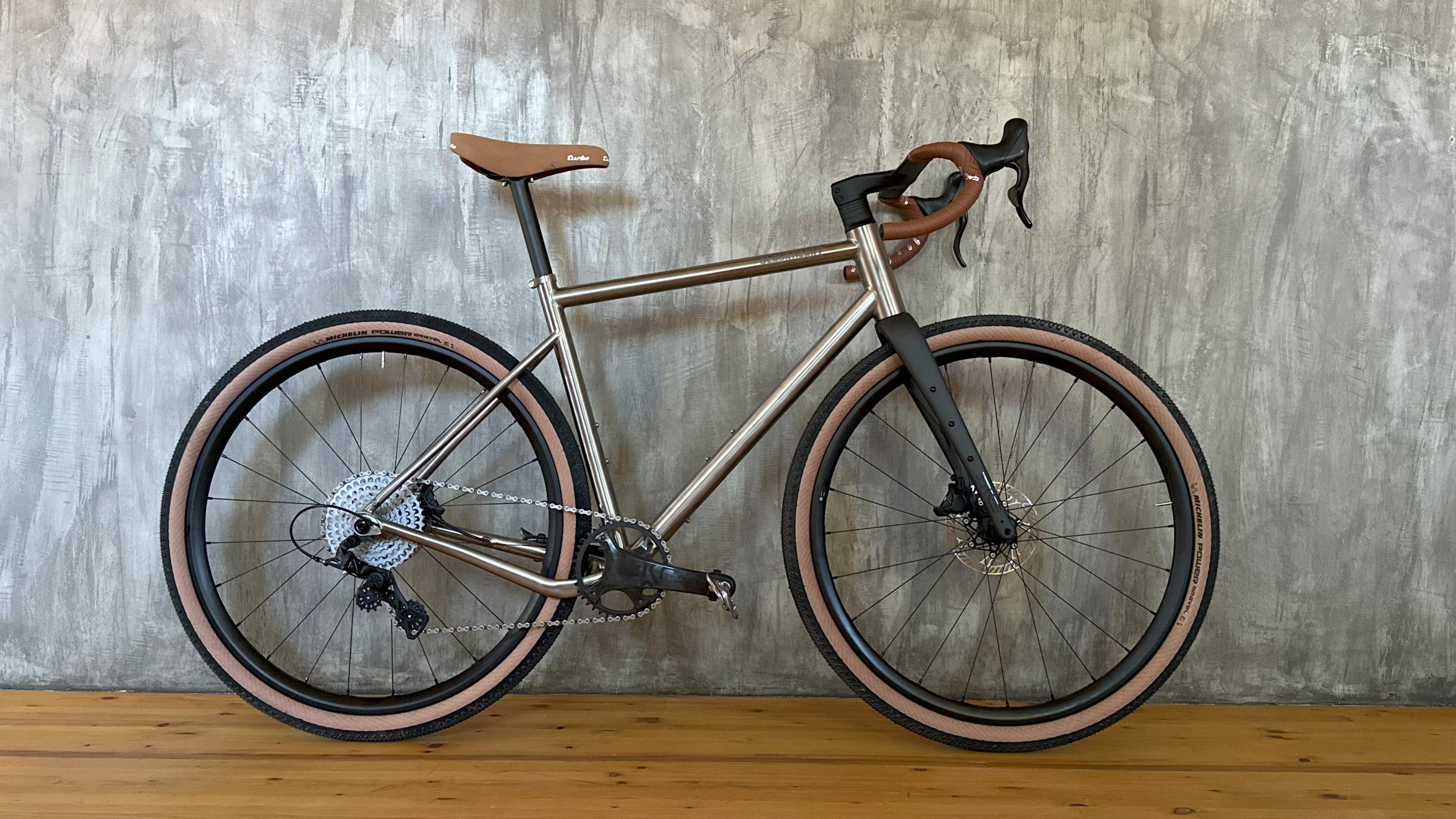 Blackheart Gravel TI Titan Rahmenkit mit Customaufbau